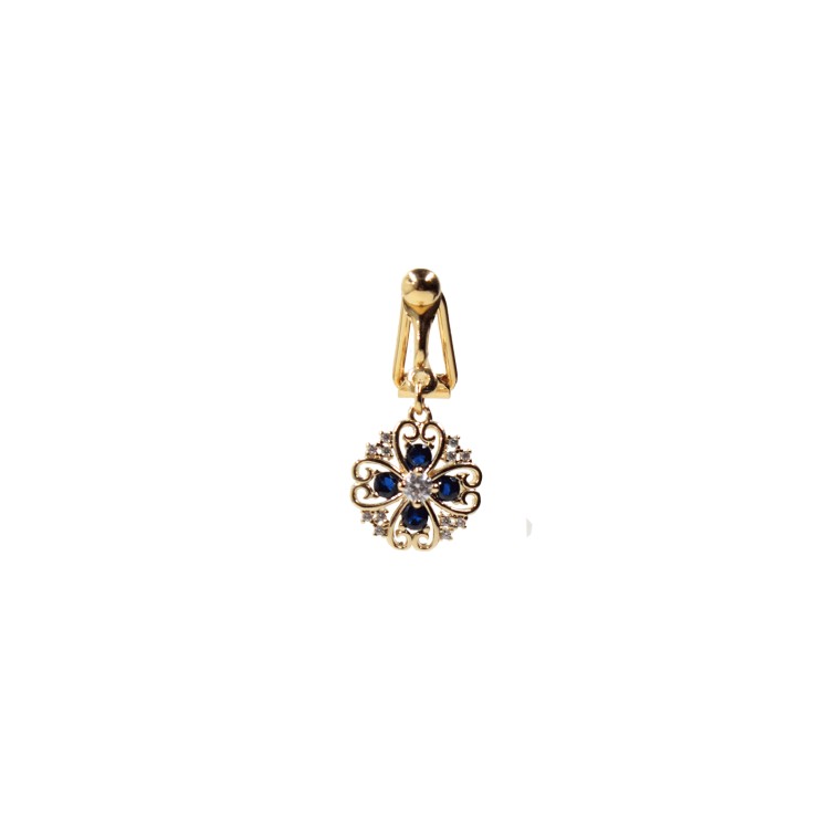 clip nombril plaqué or 18 carats avec son pendentif 4 coeurs serti de cristaux d'oxyde de zirconium clip nombril plaqué or 18 carats avec son pendentif 4 coeurs serti de cristaux d'oxyde de zirconium