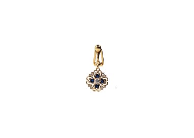 clip intime clitoris plaqué or 18 carats avec son pendentif 4 coeurs serti de cristaux d'oxyde de zirconium